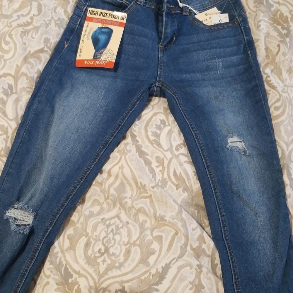 Booty Shaping Jeans NWT - Picture 4 of 9